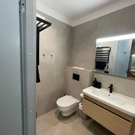 Esplanaadi 10 Lux 페르누