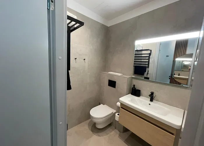 Esplanaadi 10 Lux 페르누